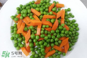 豌豆可以和胡蘿卜一起吃嗎？豌豆和胡蘿卜能一起吃嗎？