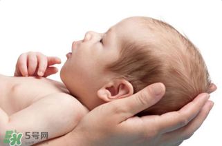 孩子發(fā)燒到39度該怎么辦？ 孩子39度能用物理降溫嗎？