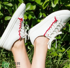 tory burch荷葉邊小白鞋多少錢(qián)？tory burch運(yùn)動(dòng)鞋專柜價(jià)格