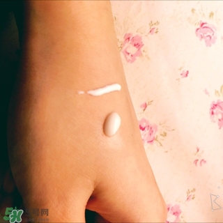 碧柔防曬霜和安耐曬哪個好？碧柔防曬霜和安耐曬防曬霜對比