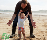 寶寶一歲多了還不會走路怎么辦？寶寶走路晚是什么原因造成的