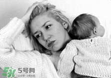 生完孩子后掉頭發(fā)是正常的嗎？產(chǎn)后掉發(fā)掉多少屬于正常?