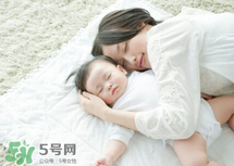 寶寶一般在什么時(shí)候會(huì)叫爸爸媽媽？寶寶說(shuō)話和智力有關(guān)系嗎