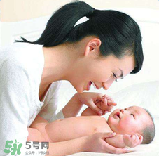 哺乳期可以染頭發(fā)嗎？哺乳期染發(fā)對(duì)孩子有危害嗎？