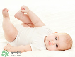 寶寶頭皮上的污垢可以摳掉嗎？寶寶頭上的頭垢該怎么處理？