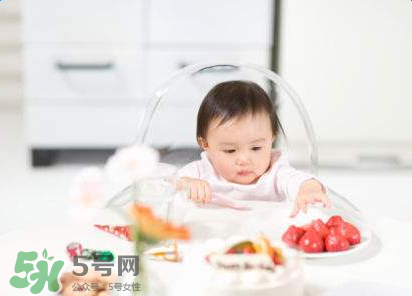 寶寶可以吃小龍蝦嗎？多大的寶寶可以吃小龍蝦呢？