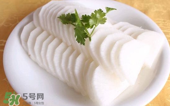 黑魚能和蘿卜一起吃嗎？黑魚能和胡蘿卜同食嗎