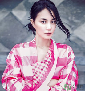 王菲14歲唱歌視頻曝光 天后小時候也萌萌噠 王菲14歲唱歌視頻曝光 天后小時候也萌萌噠