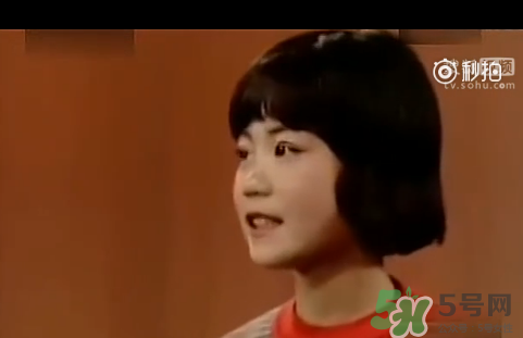 王菲14歲唱歌視頻曝光 天后小時候也萌萌噠 王菲14歲唱歌視頻曝光 天后小時候也萌萌噠