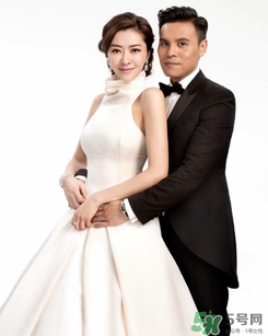 熊黛林求子心切 龍母廟磕100個(gè)響頭 熊黛林求子心切 龍母廟磕100個(gè)響頭