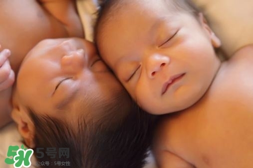 四維彩超能看出男女嗎？四維彩超能看清手指嗎？