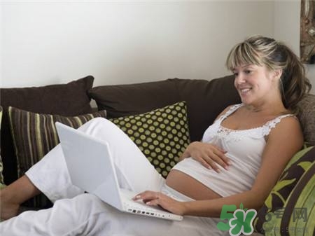 孕婦能蹺二郎腿嗎？孕婦蹺二郎腿有什么壞處？