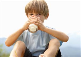 奶酪酸奶能給寶寶補鈣嗎？如何為寶寶選擇奶制品補鈣？