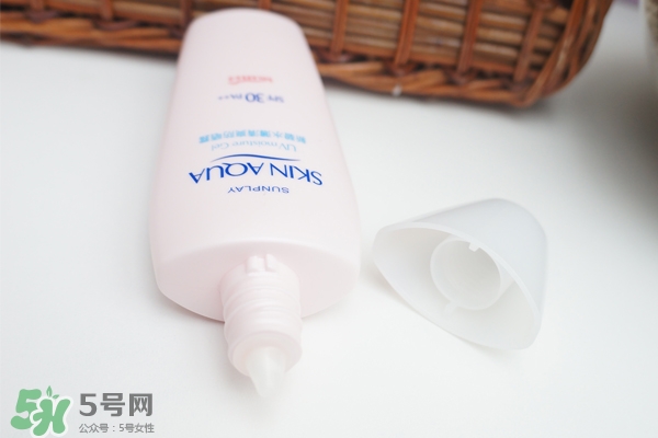 曼秀雷敦新碧防曬霜怎么樣？新碧防曬霜好用嗎