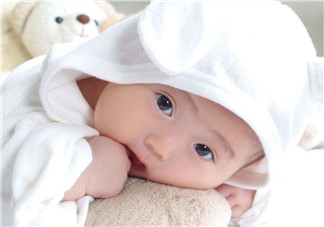 寶寶頭皮上的污垢可以摳掉嗎？寶寶頭上的頭垢該怎么處理？