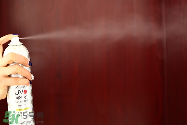 ajuste防曬噴霧哪個(gè)顏色好？ajuste防曬噴霧藍(lán)色綠色白色區(qū)別