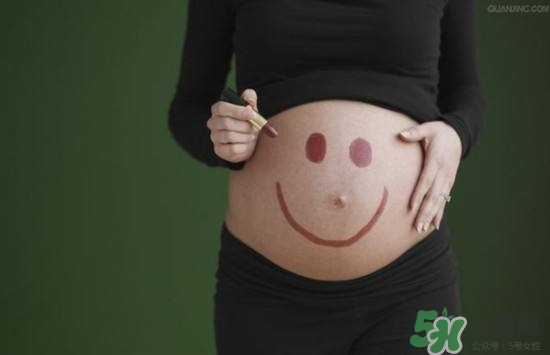 妊娠紋什么時(shí)候長(zhǎng)出來(lái)？哪種皮膚容易長(zhǎng)妊娠紋？