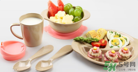 嬰兒輔食碗有必要買嗎？寶寶輔食餐具推薦