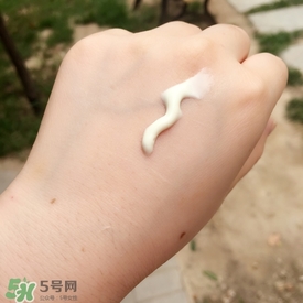 娜麗絲防曬霜和噴霧哪個好？娜麗絲防曬霜和噴霧對比