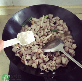 別人家的室友！成都女孩為室友帶了一盆冷吃兔