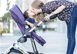 嬰兒車什么樣的好？嬰兒車的種類介紹