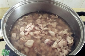 別人家的室友！成都女孩為室友帶了一盆冷吃兔