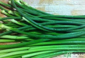 蒜薹是辛辣食物嗎？蒜薹屬于辛辣食物嗎