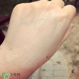 娜麗絲防曬霜和噴霧哪個好？娜麗絲防曬霜和噴霧對比