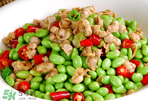 青豆多少錢(qián)一斤 青豆和豌豆是一樣的嗎 青豆多少錢(qián)一斤 青豆和豌豆是一樣的嗎