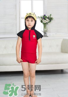 兒童泳衣連體好還是分體好？?jī)和疽履膫€(gè)款式好？