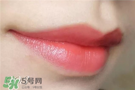 嬌蘭小黑裙口紅哪個(gè)顏色好看?嬌蘭小黑裙口紅怎么樣? 嬌蘭小黑裙口紅哪個(gè)顏色好看?嬌蘭小黑裙口紅怎么樣?