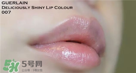 嬌蘭小黑裙007顯色嗎?嬌蘭小黑裙007試色 嬌蘭小黑裙007顯色嗎?嬌蘭小黑裙007試色