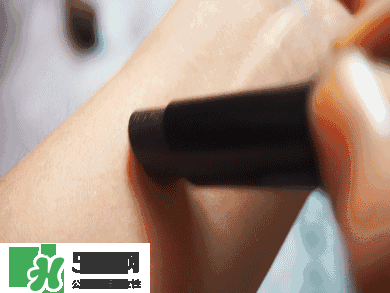 紀梵希禁忌之吻16和嬌蘭小黑裙007哪個好? 紀梵希禁忌之吻16和嬌蘭小黑裙007哪個好?