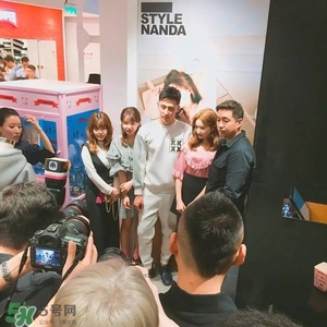 適合年輕女孩穿的韓國(guó)衣服品牌推薦