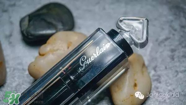 紀梵希禁忌之吻16和嬌蘭小黑裙007哪個好? 紀梵希禁忌之吻16和嬌蘭小黑裙007哪個好?