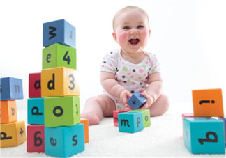 一歲寶寶玩什么游戲好？一歲寶寶適合玩什么游戲？