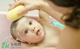 嬰兒洗頭怎么洗？嬰兒洗頭注意事項(xiàng)