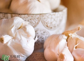 新鮮蒜頭怎么保存？蒜頭怎么保存不發(fā)芽