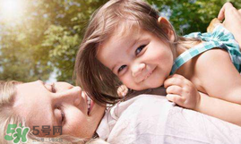 嬰兒吃魚肝油有什么好處？嬰兒吃魚肝油會(huì)拉肚子嗎？