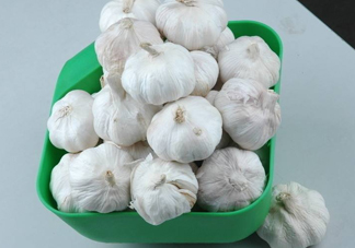 蒜頭泡醋有什么功效？蒜頭泡醋的功效和做法