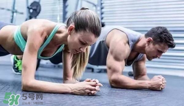 堅持做一個月平板支撐會怎樣？女生做平板支撐一個月