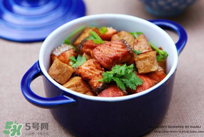 三文魚煮多久？寶寶吃三文魚煮多久熟？