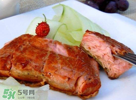 三文魚煮多久？寶寶吃三文魚煮多久熟？