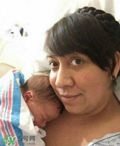 新生兒手握避孕環(huán)出生是怎么回事？出生后健康嗎？