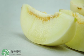 為什么吃甜瓜會(huì)嗓子疼？吃甜瓜嗓子疼怎么辦？