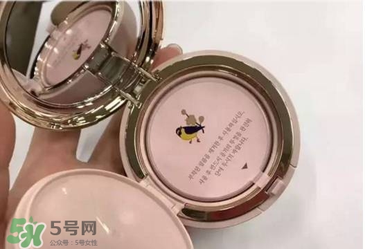 雪花秀2017黃金鳥限量氣墊色號(hào)試色 雪花秀黃金鳥氣墊多少錢 雪花秀2017黃金鳥限量氣墊色號(hào)試色 雪花秀黃金鳥氣墊多少錢