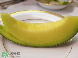 甜瓜和海鮮能一起吃嗎？吃海鮮能吃香瓜嗎？