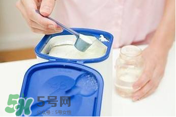 開水沖奶粉會(huì)破壞營(yíng)養(yǎng)嗎？什么水溫沖奶粉好？