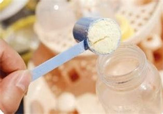 開水沖奶粉會破壞營養(yǎng)嗎？什么水溫沖奶粉好？