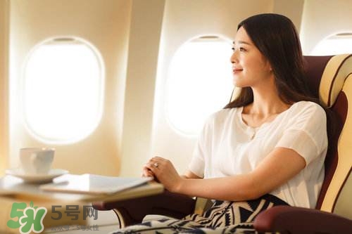 孕婦可以坐飛機嗎？孕婦坐飛機對胎兒有影響嗎？